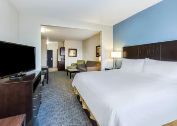 Holiday Inn Express & Suites Floresville by IHG hotel thumbnail 4
