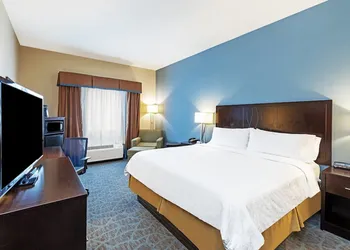 Holiday Inn Express & Suites Floresville by IHG hotel thumbnail 5