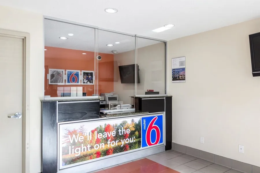 Motel 6 New Brunswick hotel detail image 2