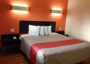 Motel 6 New Brunswick hotel thumbnail 6