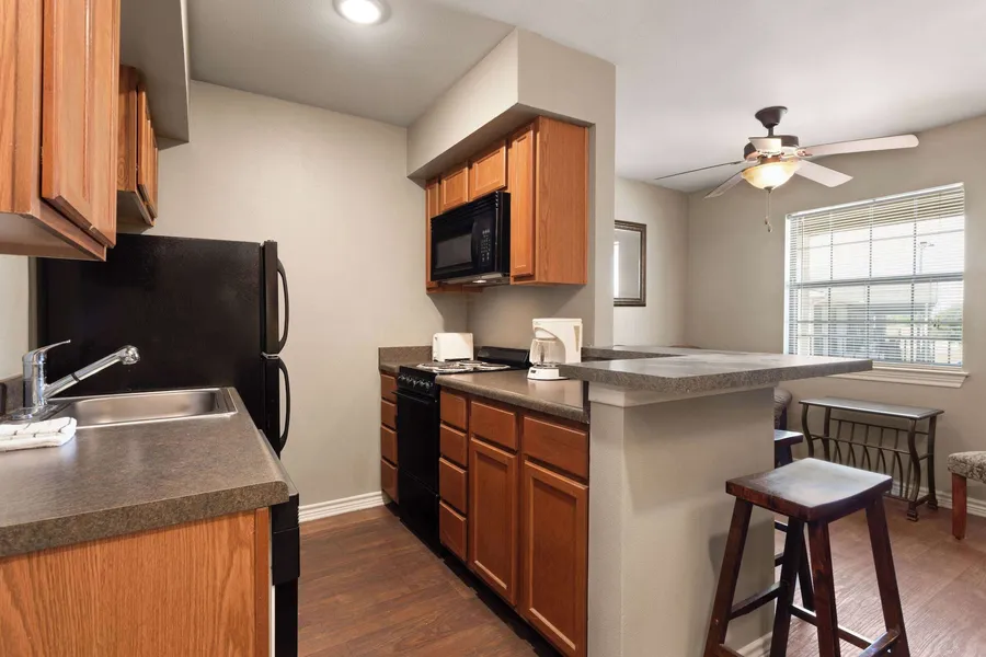 Eagle's Den Suites Cotulla a Travelodge by Wyndham hotel detail image 6