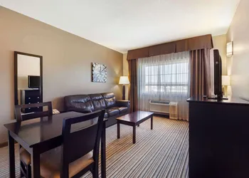 Best Western Plus Peace River Hotel & Suites hotel thumbnail 7