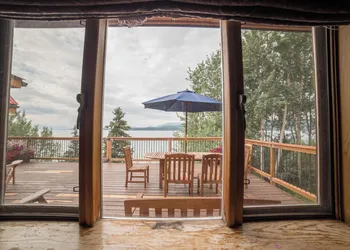 Inn On The Lake hotel thumbnail 5