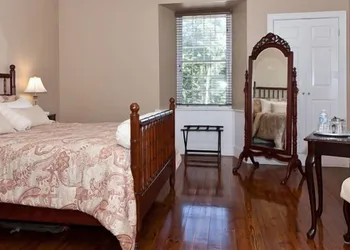 Clyde Hall Bed and Breakfast hotel thumbnail 8