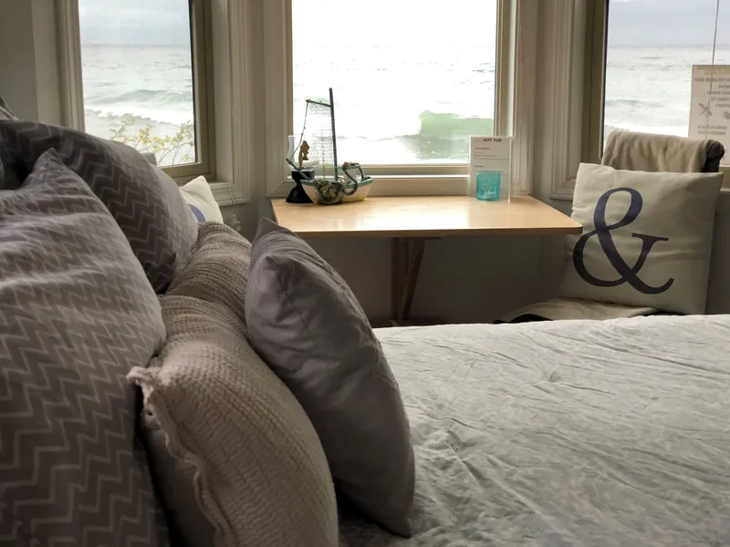 Qualicum Breeze Beach Resort hotel detail image 6