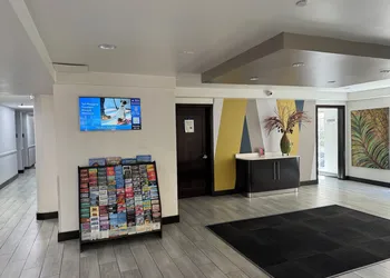 Motel 6 Hollywood hotel thumbnail 5