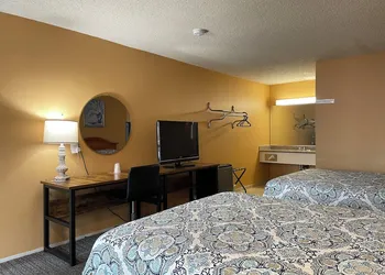 Hollywood La Brea Inn hotel thumbnail 5