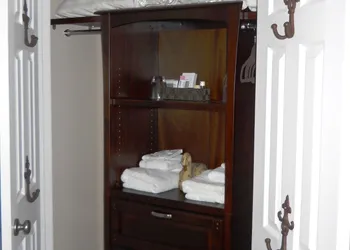 Wenzler's Landing Bed & Breakfast hotel thumbnail 6