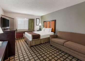 Baymont by Wyndham Gaylord hotel thumbnail 4