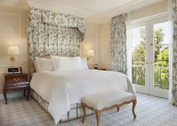The Peninsula Beverly Hills hotel thumbnail 4