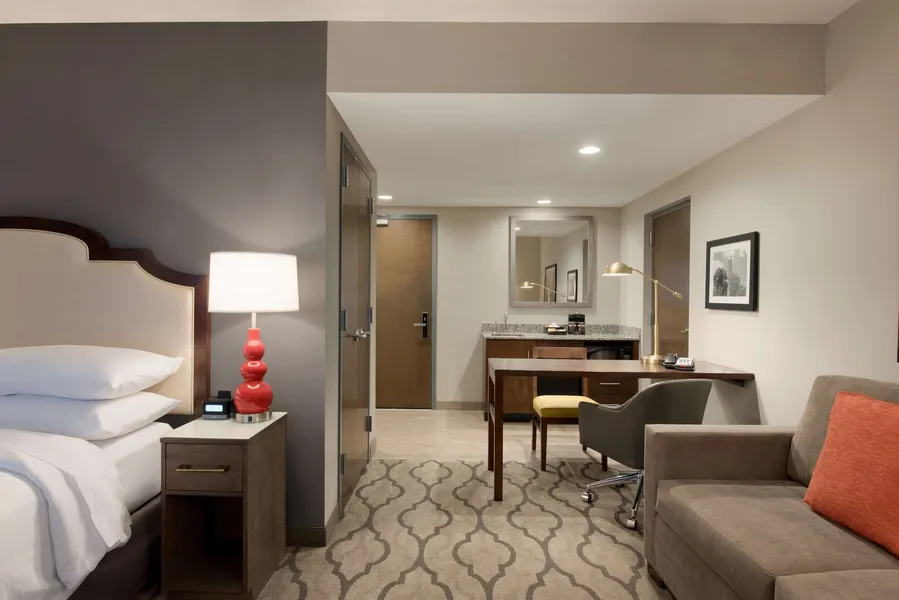 Embassy Suites by Hilton Chicago Naperville hotel detail image 6