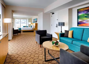 Delta Hotels by Marriott Toronto hotel thumbnail 8