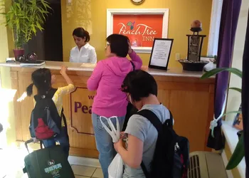 Peach Tree Inn hotel thumbnail 3