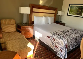 Peach Tree Inn hotel thumbnail 4