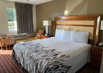 Peach Tree Inn hotel thumbnail 5