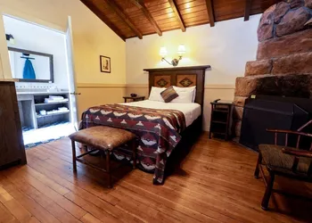 Zion Lodge - Inside the Park hotel thumbnail 8