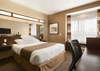 Microtel Inn & Suites by Wyndham Blackfalds Red Deer North hotel thumbnail 3
