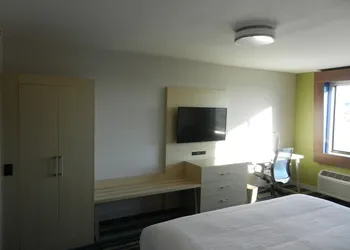 Holiday Inn Express & Suites Phoenix West - Buckeye by IHG hotel thumbnail 8