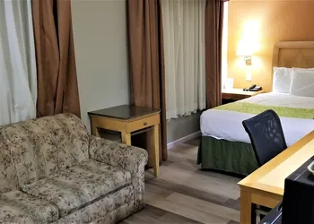Lyons Inn hotel thumbnail 2