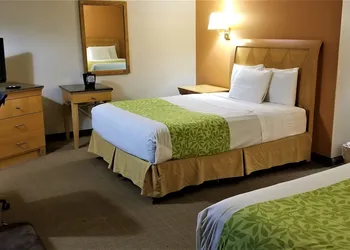 Lyons Inn hotel thumbnail 6