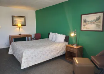 Capri Motel hotel thumbnail 4