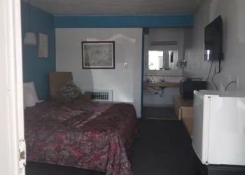Capri Motel hotel thumbnail 6