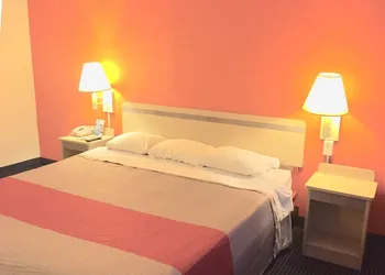 Red Carpet Inn hotel thumbnail 6