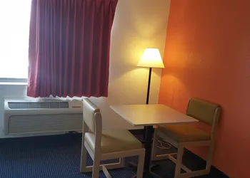 Red Carpet Inn hotel thumbnail 8