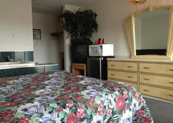 Rainbow Motor Inn - By the Falls hotel thumbnail 2