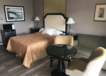 Rainbow Motor Inn - By the Falls hotel thumbnail 8