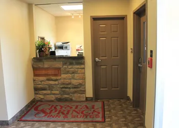 Crystal Springs Inn and Suites hotel thumbnail 2