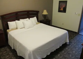 Crystal Springs Inn and Suites hotel thumbnail 6