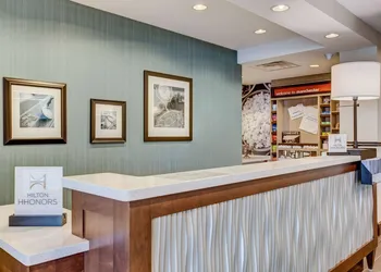 Hampton Inn & Suites Manchester hotel thumbnail 2
