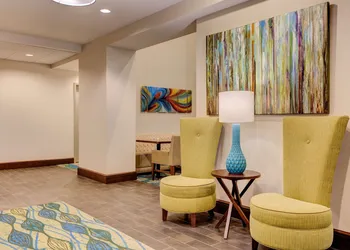 Hampton Inn & Suites Manchester hotel thumbnail 3