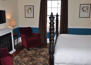 Peter Shields Inn & Restaurant hotel thumbnail 4