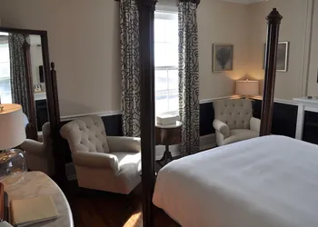 Peter Shields Inn & Restaurant hotel thumbnail 5