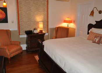 Peter Shields Inn & Restaurant hotel thumbnail 8