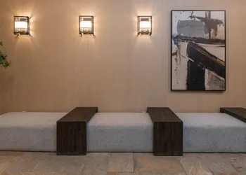 Prestige Vernon Hotel hotel thumbnail 3