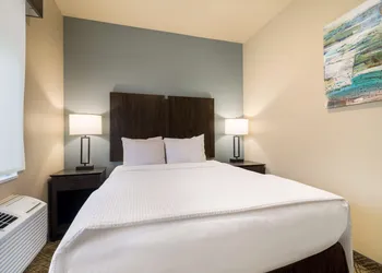 Best Western Golden Spike Inn & Suites hotel thumbnail 5