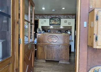 Whispering Pines Lodge hotel thumbnail 2