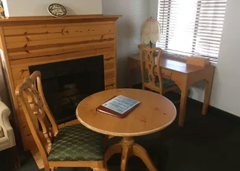 Whispering Pines Lodge hotel thumbnail 6