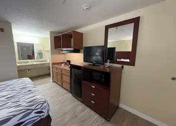 Kenedy Inn & Suites hotel thumbnail 8