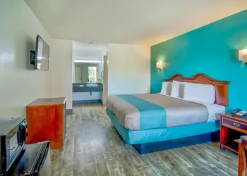 Motel 6 Grand Rivers, KY hotel thumbnail 5
