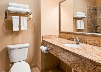 Best Western Plus Kenedy Inn hotel thumbnail 6