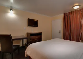 Vagabond Inn San Pedro hotel thumbnail 8