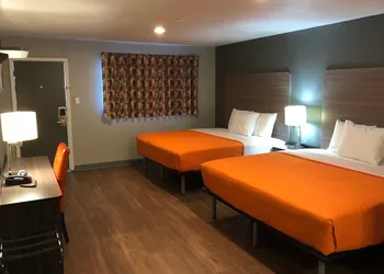 Super 8 by Wyndham Sonora hotel thumbnail 4