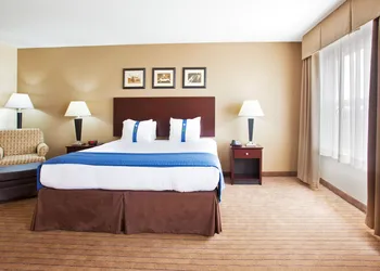 Holiday Inn Aurora North - Naperville by IHG hotel thumbnail 3