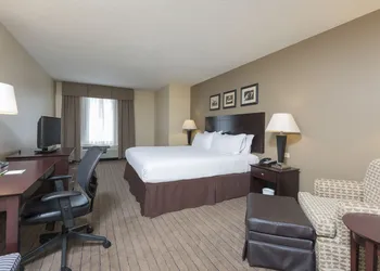 Holiday Inn Aurora North - Naperville by IHG hotel thumbnail 6