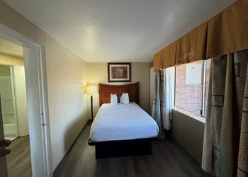 Travelodge by Wyndham Klamath Falls hotel thumbnail 8