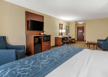 Comfort Suites Dayton-Wright Patterson hotel thumbnail 6